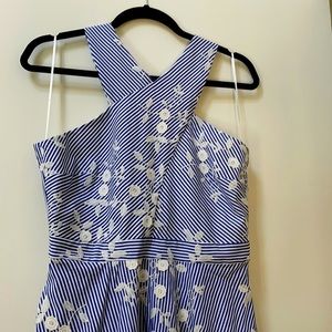 Beautifully dress with details, pocket